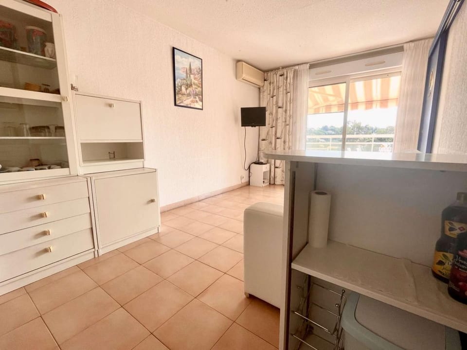 Appartement climatisé 2 pièces cabine, 4 couchages, proche plage et centre, Cavalaire-sur-Mer - FR-1-226B-171 Cabin in Cavalaire-sur-Mer