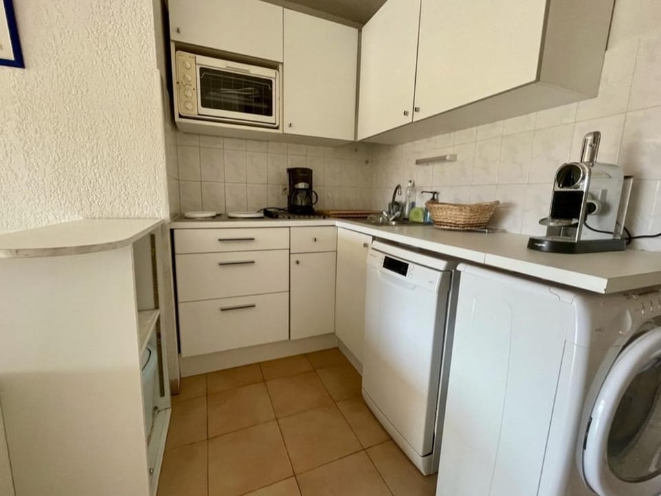 Appartement climatisé 2 pièces cabine, 4 couchages, proche plage et centre, Cavalaire-sur-Mer - FR-1-226B-171 Cabin in Cavalaire-sur-Mer
