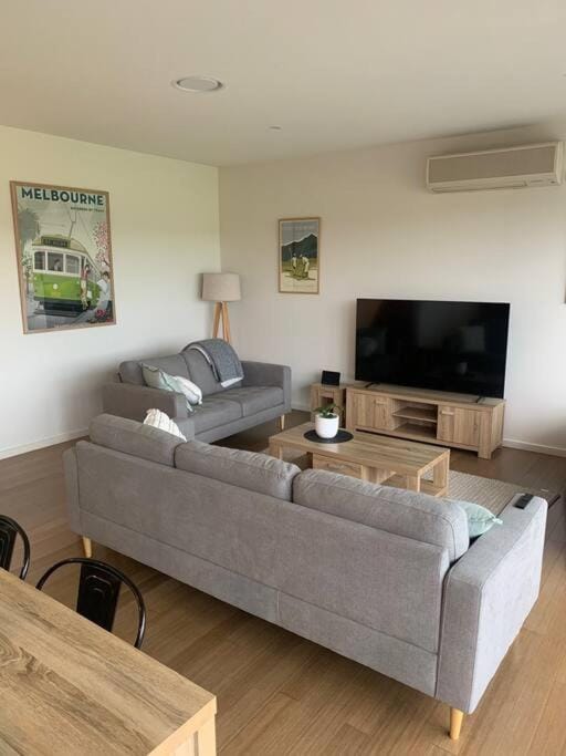 TV and multimedia, Living room, locker, air conditioner