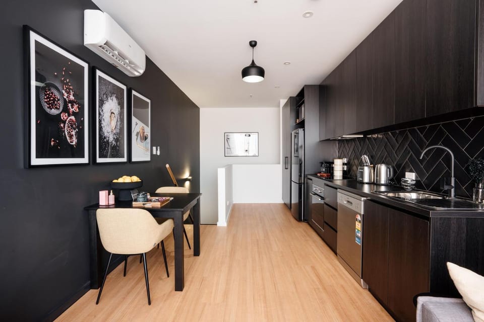 Midnight Moonshine Loft Apartment in Launceston