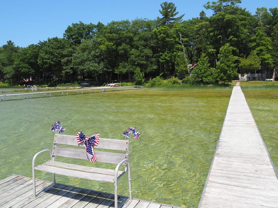 Cavalier Cottage - Private Lakefront w Kayaks! House in Lake Township