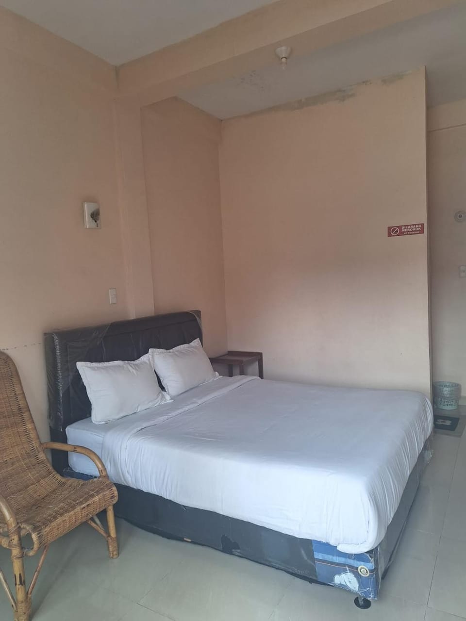 Bed, Photo of the whole room, Seating area, Bedroom, Guests