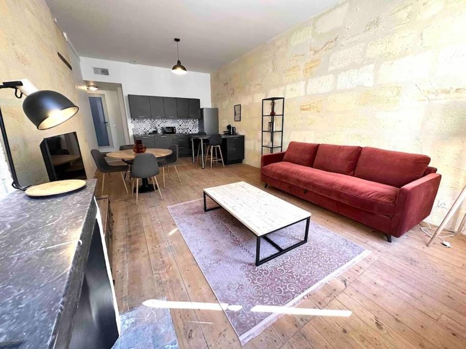 2 - Hypercentre - FREE Parking - clim - wifi - netflix Apartment in Fronsac