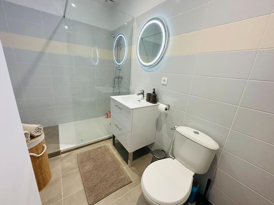 2 - Hypercentre - FREE Parking - clim - wifi - netflix Apartment in Fronsac