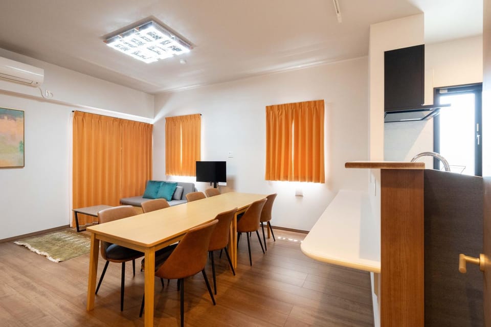 TV and multimedia, Living room, Dining area, air conditioner