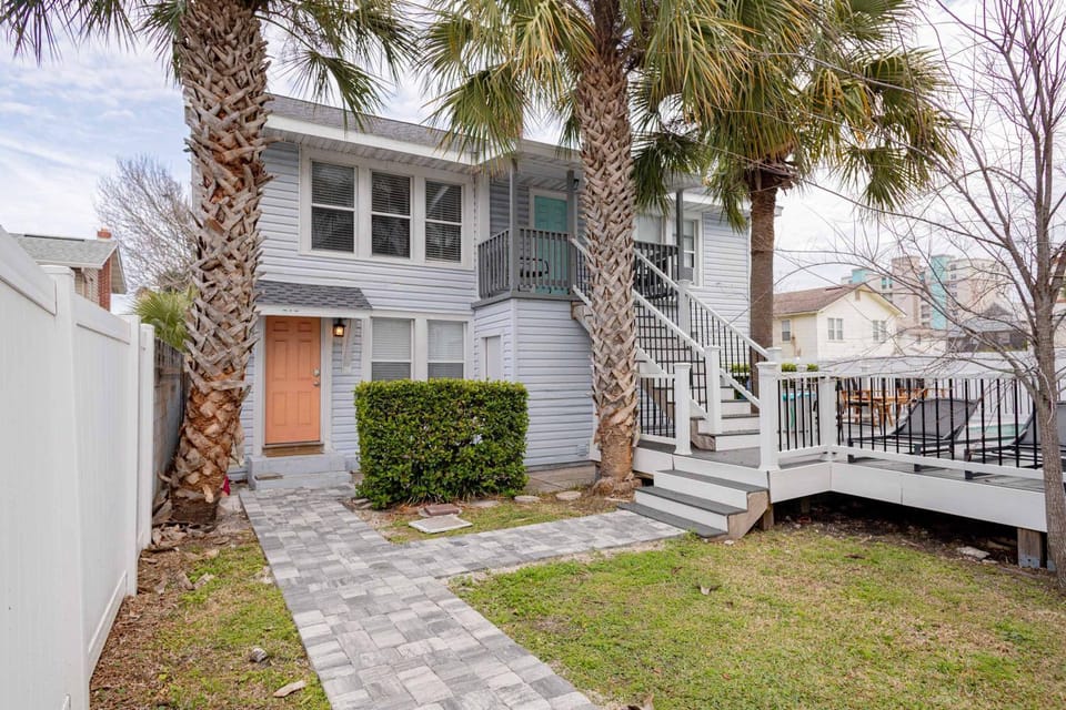 Beach Retreat Complex w Pool - Sleeps 25 House in Jacksonville Beach