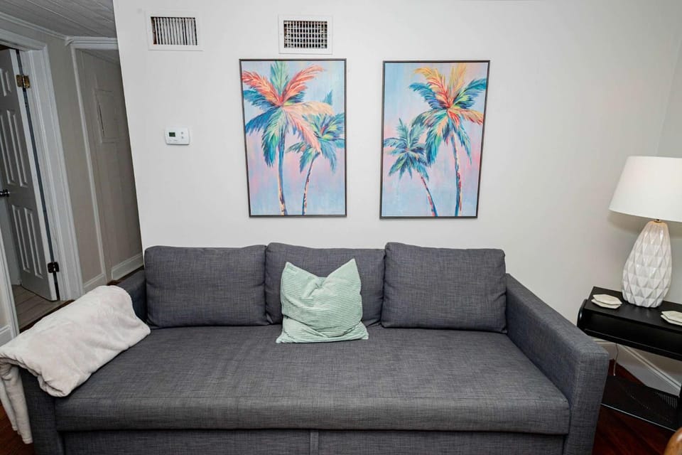 Slow Pace Beach Living - Pool - Steps from Beach House in Jacksonville Beach