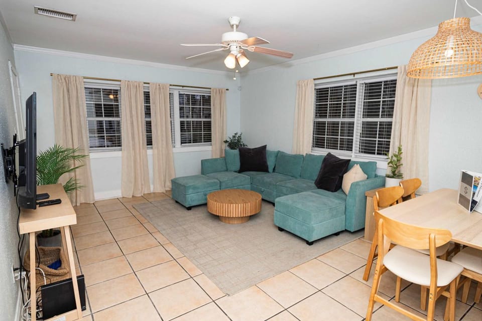 Beachside Cottage Home - Short Walk to the Beach House in Jacksonville Beach