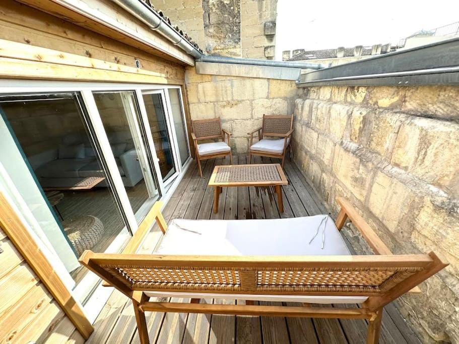 5- Hypercentre - 4pers - clim - terrasse - Netflix Apartment in Fronsac