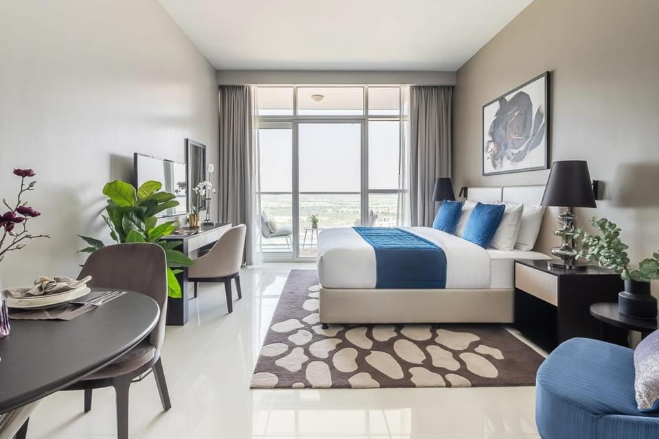 Bed, TV and multimedia, Living room