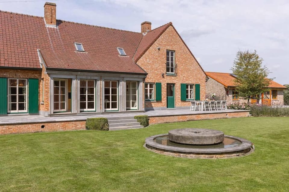 Casiola - Authentic Serene Vacation Hideaway with Pond Villa in Flanders