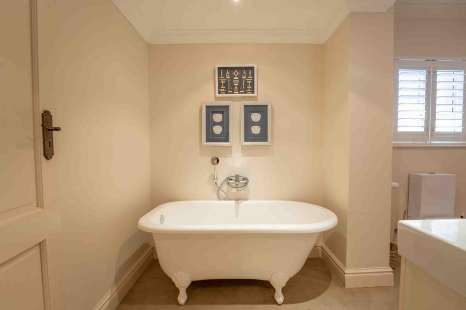 Bathroom, Bath