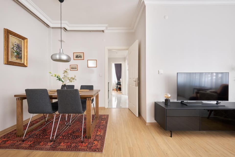 TV and multimedia, Living room, Dining area