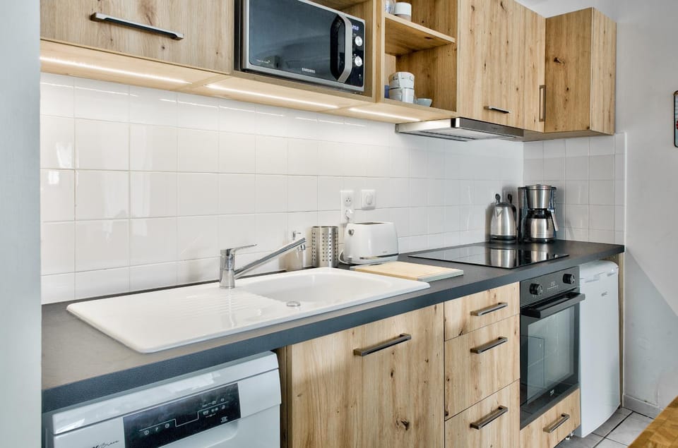 Kitchen or kitchenette
