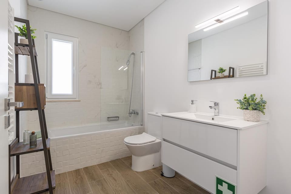 Toilet, Bathroom, Bath