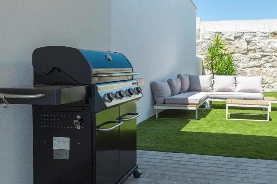 BBQ facilities, BBQ facilities, Seating area