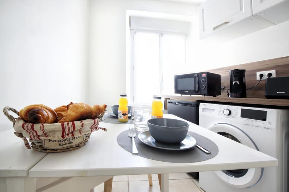 Coffee/tea facilities, Kitchen or kitchenette, Dining area, pet friendly, stove, toaster