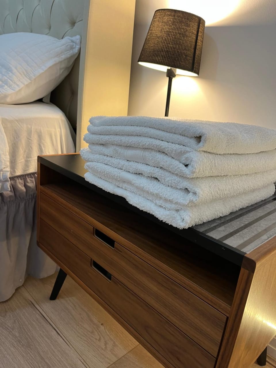North Acton Flat Apartment in London Borough of Ealing