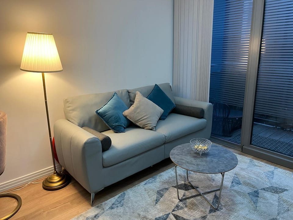 North Acton Flat Apartment in London Borough of Ealing