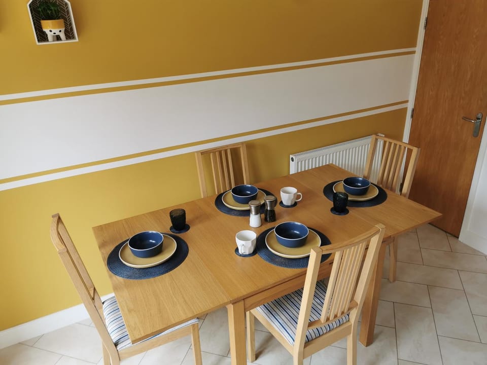 Modern Roomy 3 BR Home Pershore House in Wychavon District