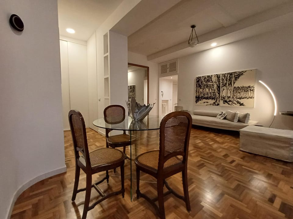 Restaurant/places to eat, Communal lounge/ TV room