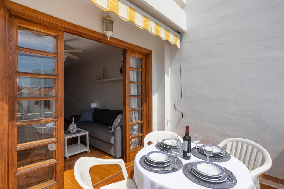 Balcony/Terrace, Balcony/Terrace, Living room, Seating area, Dining area