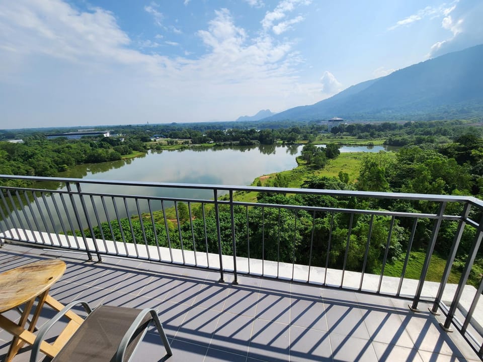 Natural landscape, Balcony/Terrace, Lake view, Mountain view