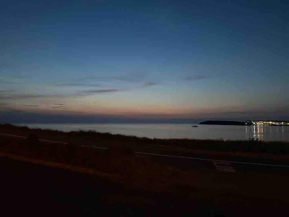 Red Skies Seaview Portstewart Beach Golfcourse Seafront View House in Portstewart