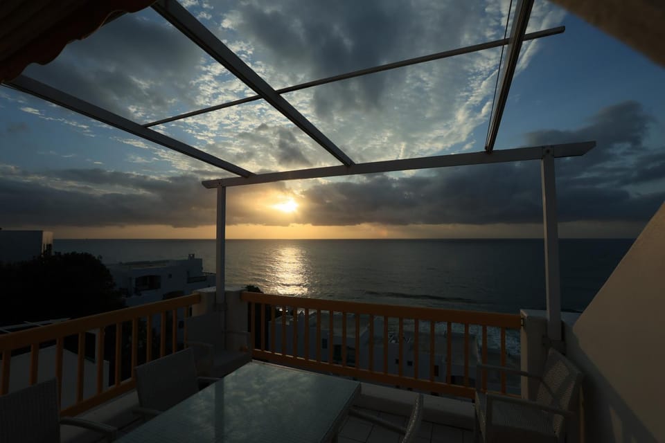 Natural landscape, View (from property/room), Balcony/Terrace, Sea view, Sunrise