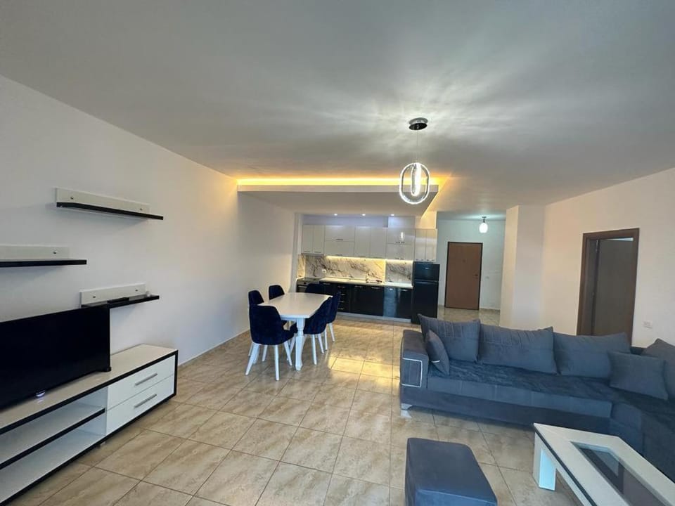Communal lounge/ TV room, TV and multimedia, Living room, Seating area, Evening entertainment