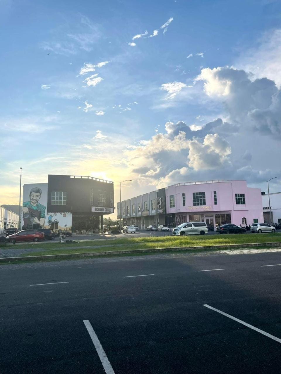 Property building, Neighbourhood, Location, Parking