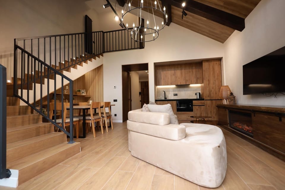 TV and multimedia, Kitchen or kitchenette, Living room, Seating area, Dining area, fireplace