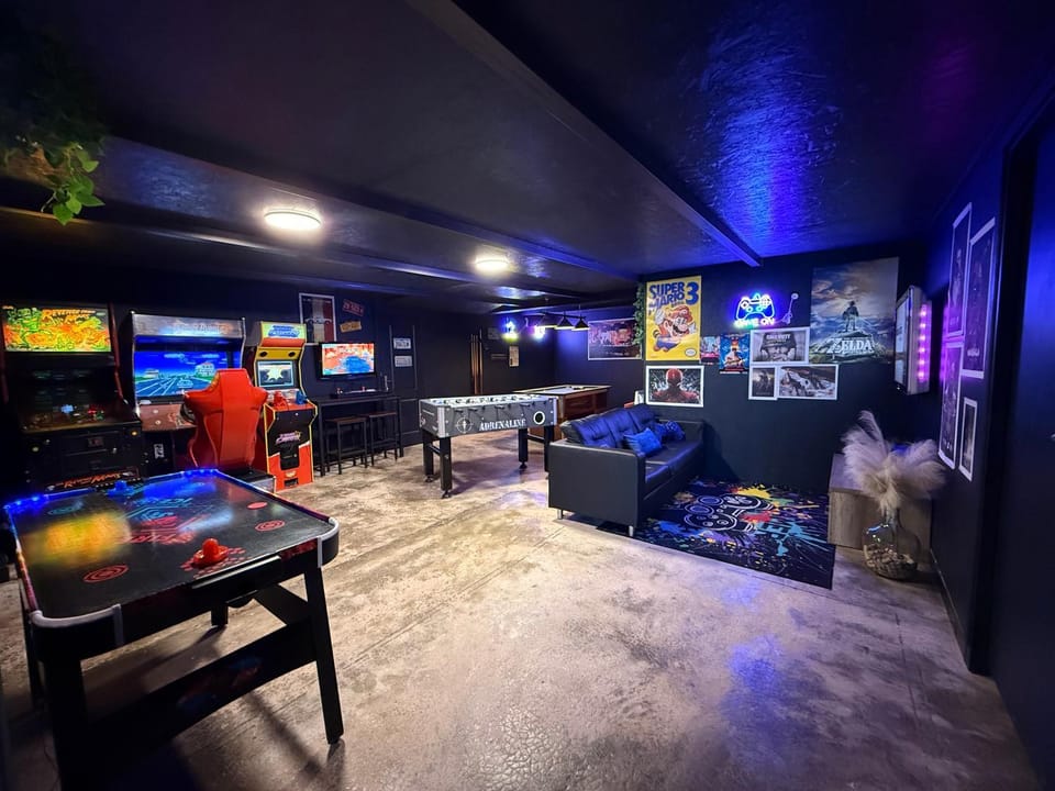 Game Room, Game Room