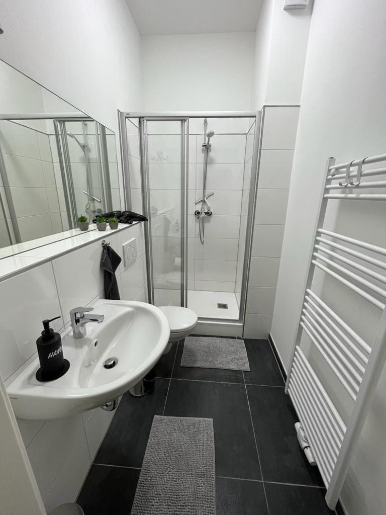 Shower, Toilet, Bathroom