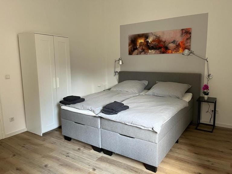 Bed, Photo of the whole room, Bedroom, wardrobe