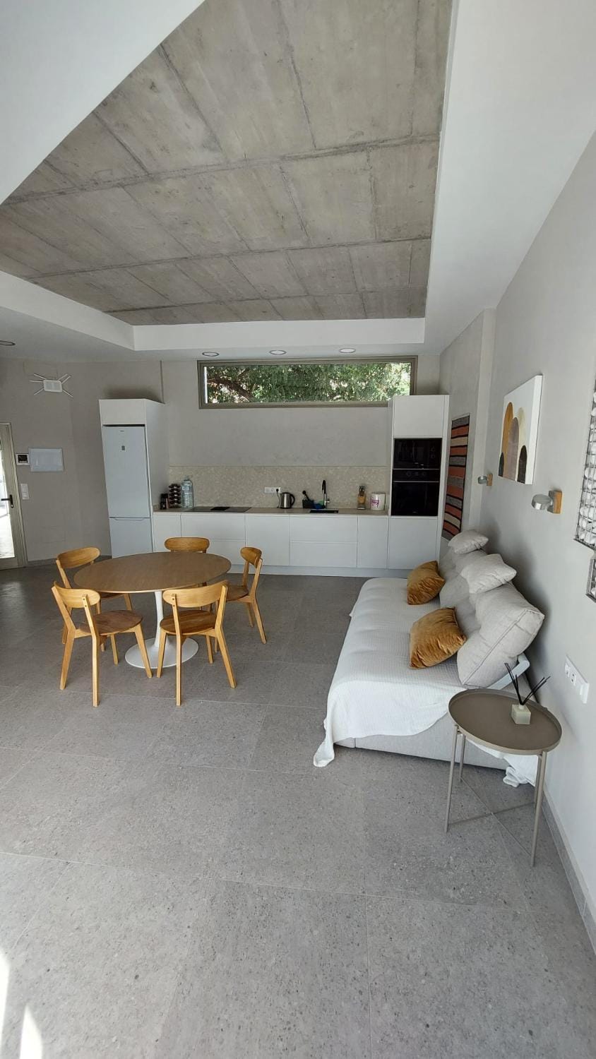 Communal lounge/ TV room, Kitchen or kitchenette, Living room, Dining area