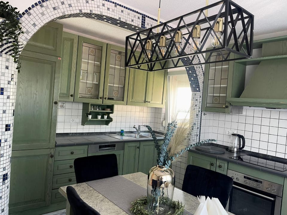 Property building, Kitchen or kitchenette, Living room
