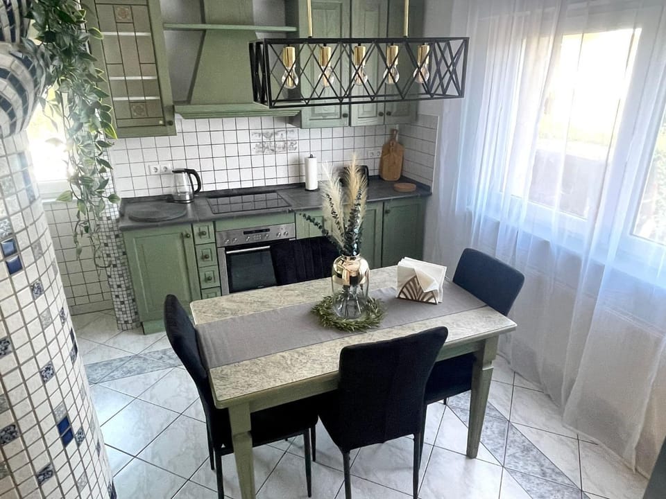 Property building, Kitchen or kitchenette, Living room