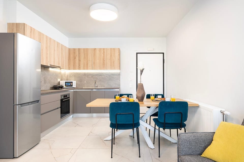 Kitchen or kitchenette, Living room, Seating area, Dining area, oven, stove
