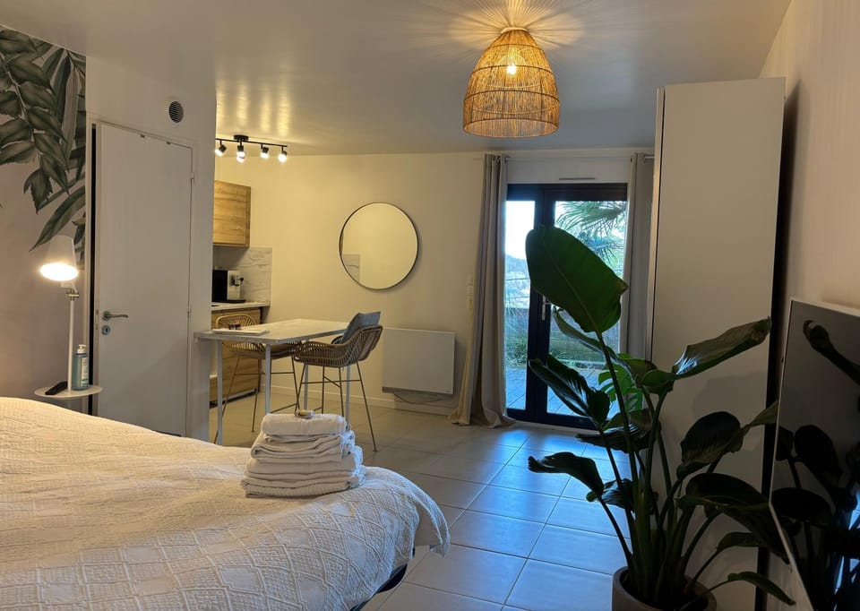 Superbe studio tendance et zen proche de Lyon Vacation rental in Auvergne-Rhône-Alpes