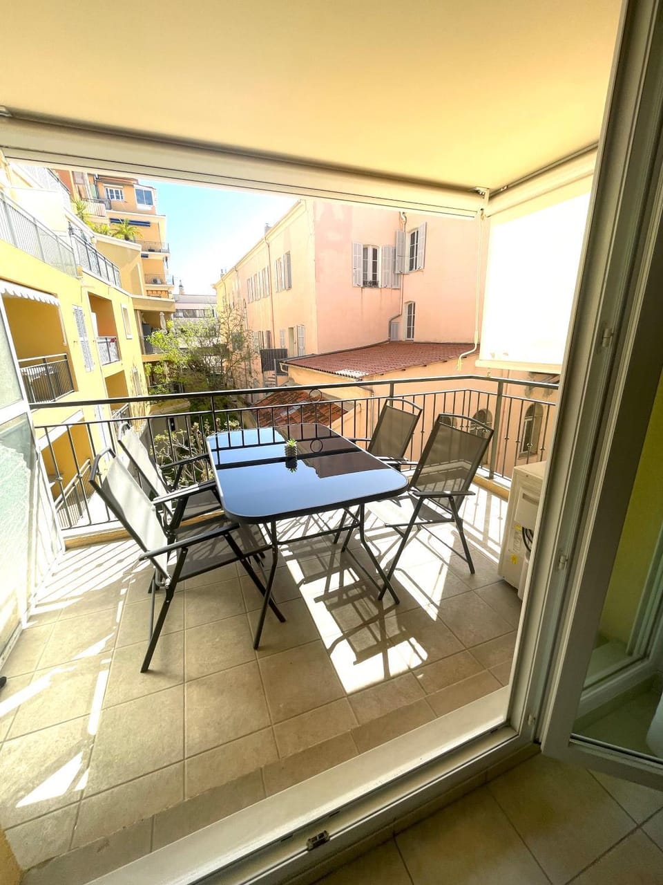 Royal Plazza, beau T2 centre ville, parking Apartment in Menton