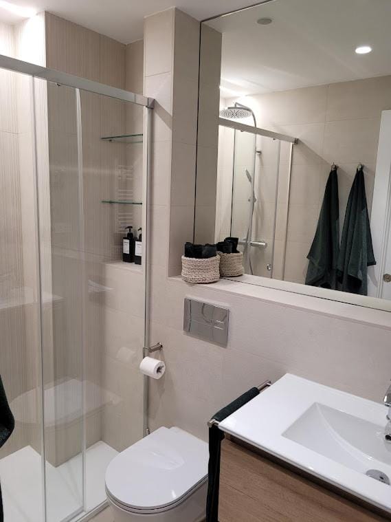 Shower, Bathroom