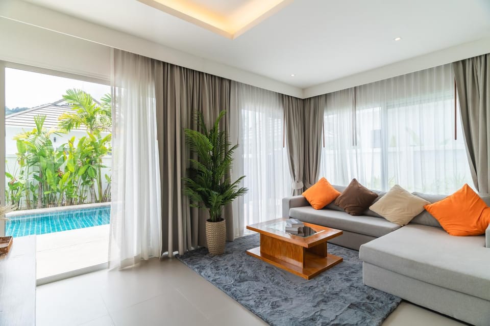 Living room, Pool view