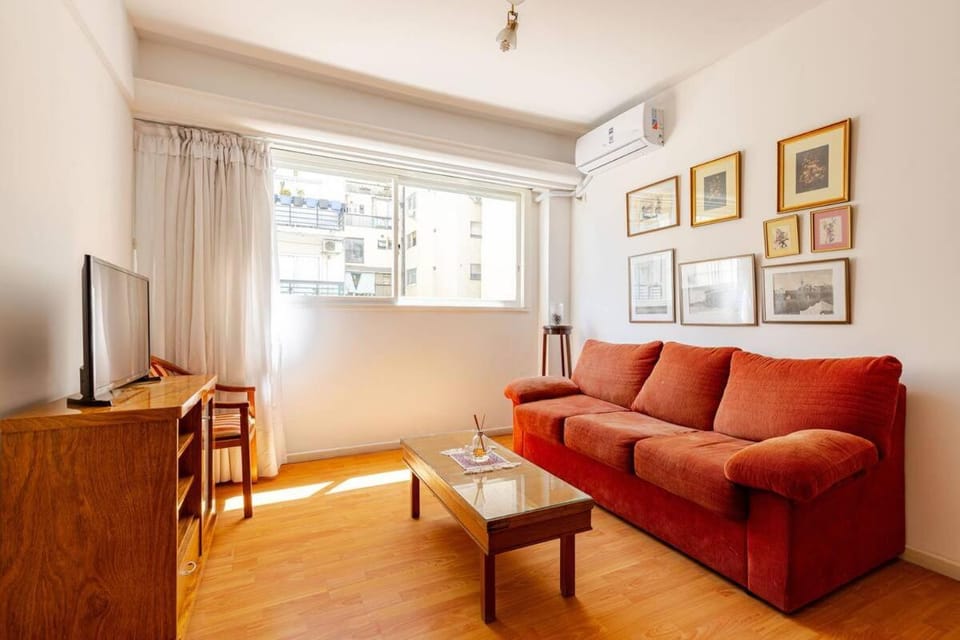 TV and multimedia, Living room, Seating area, air conditioner