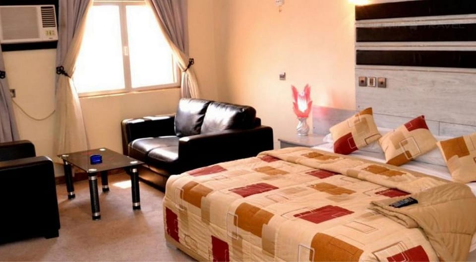 Seating area, Bedroom