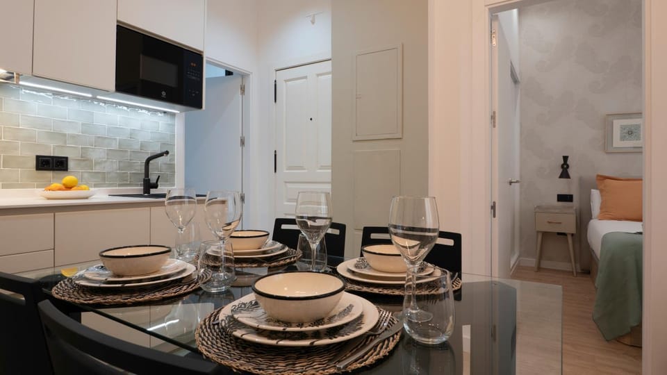 Calm & Design Suite Apartment in Seville