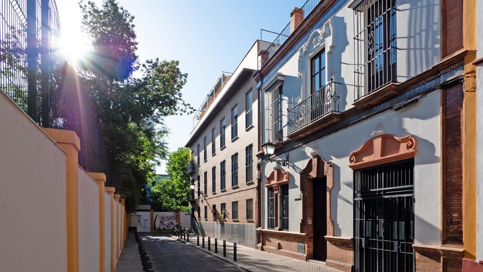 Calm & Design Suite Apartment in Seville