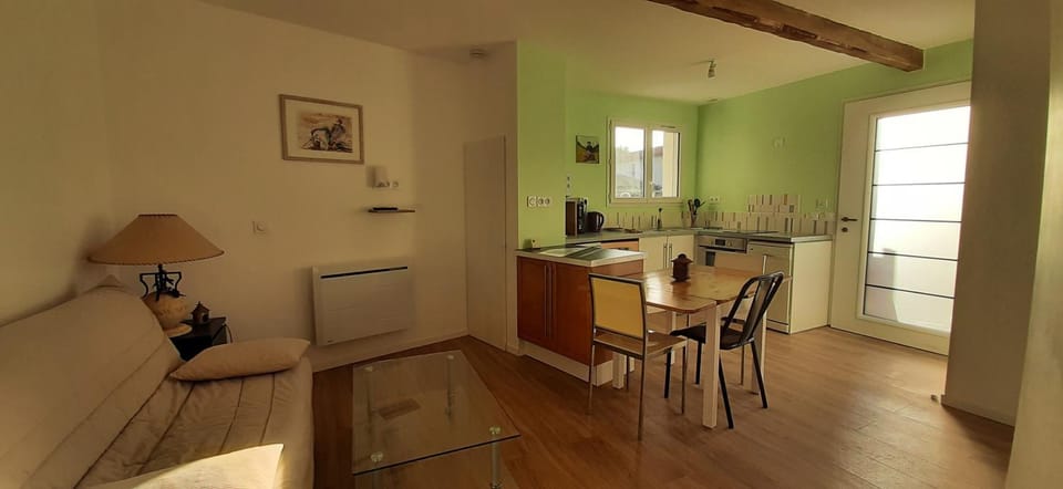 Gîte 35m2 - 2pers - Plus Lit d'appoint - Draps et serviettes optionnels non prévu dans le prix affiché Apartment in Nouvelle-Aquitaine