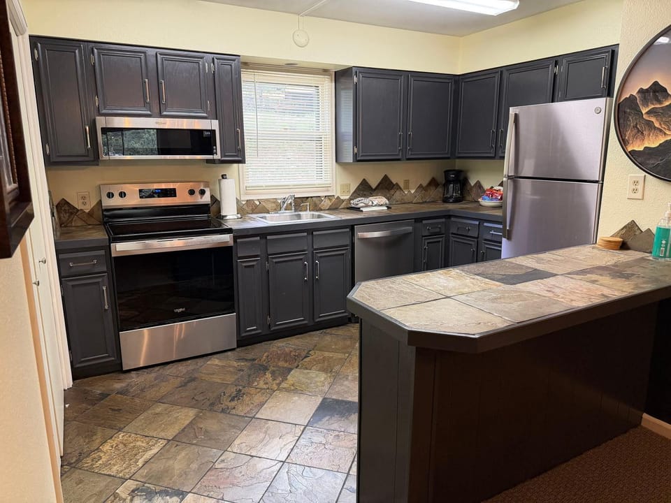 Fawn Valley Inn- 302 condo Apartment in Estes Park