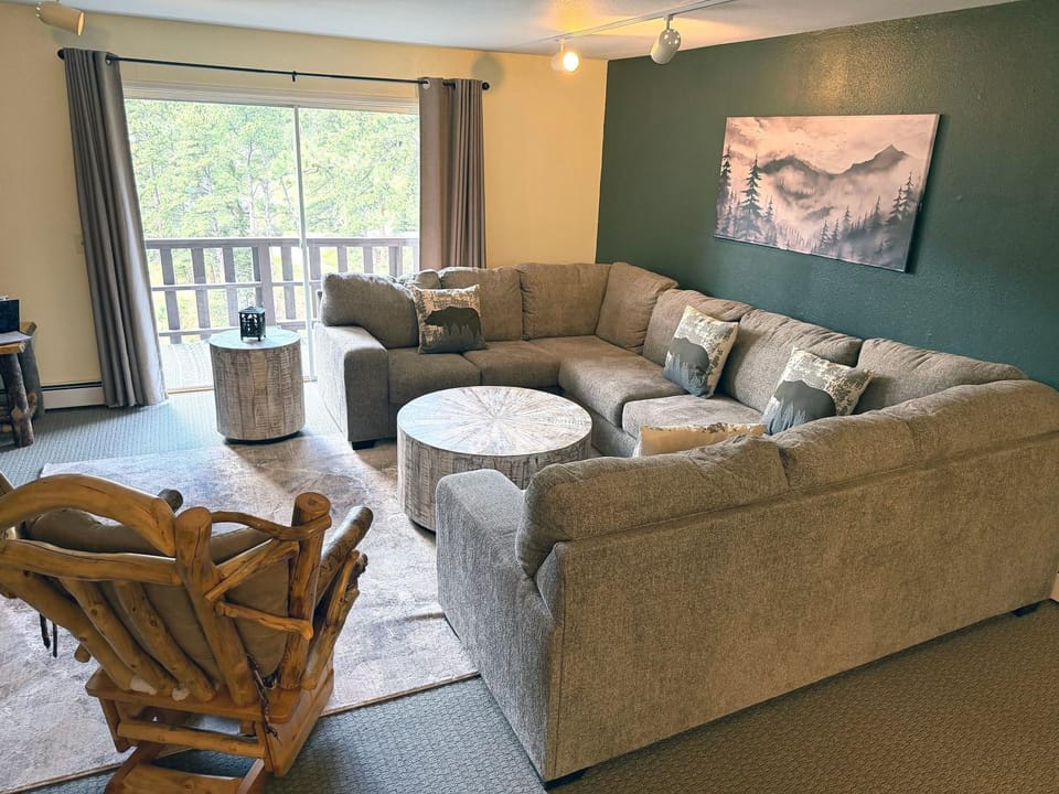 Fawn Valley Inn- 302 condo Apartment in Estes Park
